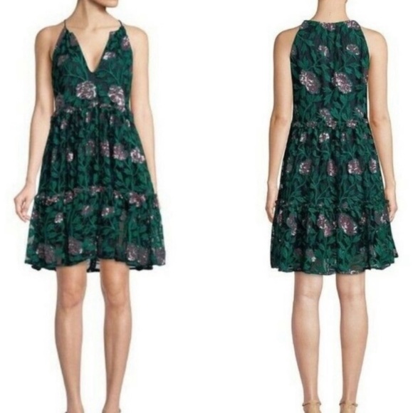 𝐍𝐖𝐓 𝐁𝐚𝐝𝐠𝐥𝐞𝐲 𝐌𝐢𝐬𝐜𝐡𝐤𝐚 𝐋𝐚𝐜𝐞 𝐚𝐧𝐝 𝐒𝐞𝐪𝐮𝐢𝐧 𝐃𝐫𝐞𝐬𝐬 - Picture 1 of 3